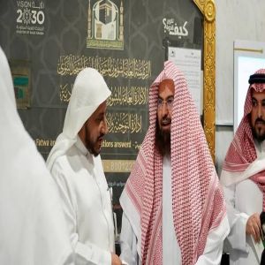 السديس يدشّن مبادرة إهداءات المصاحف المترجمة في الحرمين ويوزع مليون نسخة لإثراء تجربة الحجاج