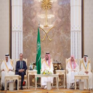 نيابة عن خادم الحرمين الشريفين.. سمو ولي العهد يستقبل في الديوان الملكي بقصر منى المهنئين بعيد الأضحى المبارك