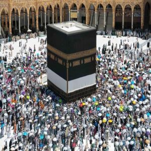 الحجاج المتعجلون يؤدون طواف الوداع بيسر وطمأنينة