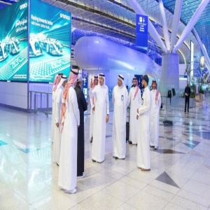 وزير النقل والخدمات اللوجستية يقف على جاهزية مطار الملك عبدالعزيز الدولي لمرحلة مغادرة ضيوف الرحمن