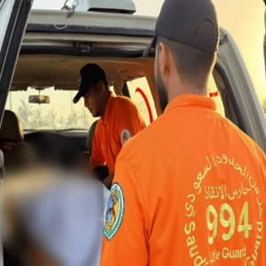 حرس الحدود بالمدينة المنورة ينقذ مواطنًا من الغرق أثناء ممارسة السباحة