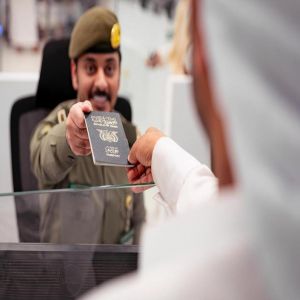 جوازات منفذ الوديعة تنهي إجراءات مغادرة ضيوف الرحمن بعد أدائهم مناسك الحج