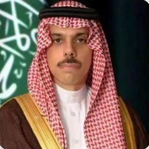 سمو وزير الخارجية يُجري اتصالًا هاتفيًا بوزير خارجية إيران