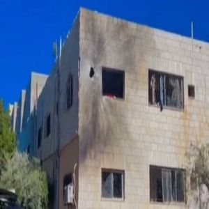 الأردن: إصابة ثلاثة أشخاص بسقوط جسم على منزل شمال البلاد