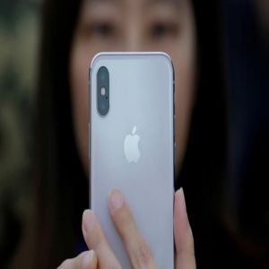 "أبل" تضيف ميزة تأخرت 16 عاما على آيفون مع "iOS 26"