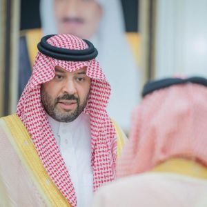 أمير الحدود الشمالية يستقبل مديري الإدارات الحكومية والخدمية المهنئين بعيد الأضحى