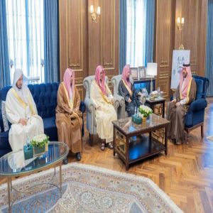 أمير منطقة الحدود الشمالية يستقبل المهنئين من رؤساء المحاكم والقضاة بمناسبة عيد الأضحى