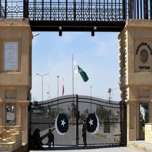 باكستان تعلن إغلاق حدودها مع إيران