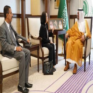 نائب أمير منطقة مكة المكرمة يستقبل القنصل العام البريطاني بجدة