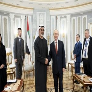 ولي عهد أبوظبي يلتقي الرئيس الروسي في مينسك