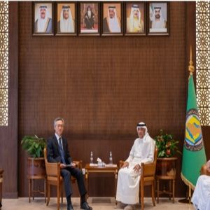الأمين العام لمجلس التعاون يستعرض العلاقات بين المجلس واليابان وسبل تنميتها