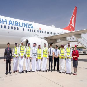 محافظ الأحساء يدشّن أولى الرحلات المباشرة بين مطار الأحساء الدولي ومطار ريزا - أرتفين الدولي في تركيا