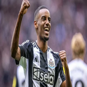عرض سعودي ضخم.. الهلال ينافس ليفربول على نجم نيوكاسل