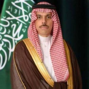 وزير الخارجية ونظيره البريطاني يبحثان هاتفيًا التطورات الإقليمية والدولية
