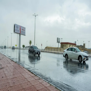 أجواء عسير تتزيّن بهطول الأمطار