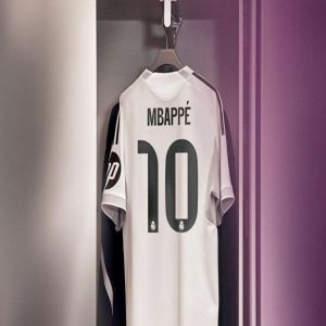 ريال مدريد يمنح مبابي القميص رقم 10