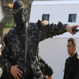 مصر.. إحباط تهريب شحنة كبيرة من الأسلحة جنوبي البلاد
