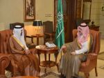 صاحب السمو الملكي الأمير مشعل بن ماجد بن عبدالعزيز محافظ جدة  يلتقي  مدير الشئون الصحية بجدة