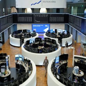 ارتفاع الأسهم الأوروبية بعد عمليات بيع مكثفة وتراجع السويسرية