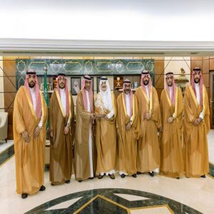 سمو أمير المنطقة الشرقية يستقبل الرئيس التنفيذي لنادي الاتفاق ويهنئ النادي بحصوله على جائزة الملك عبدالعزيز للجودة