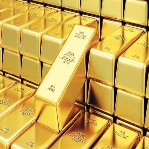 تراجع العقود الآجلة للذهب بأكثر من 1%