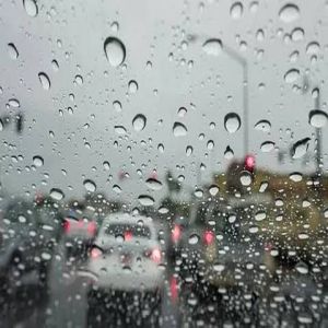 أمطار متوسطة إلى غزيرة على عدة مناطق حتى نهاية الأسبوع