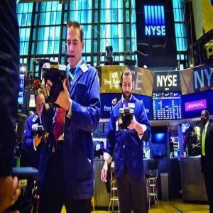 تأرجح الأسهم الأمريكية والأوروبية وتحولها إلى التراجع