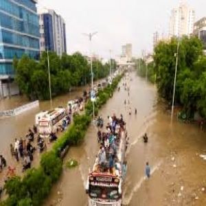 باكستان تستأنف عمليات الإنقاذ في المناطق المتضررة من السيول