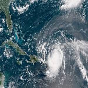 تحذيرات على الساحل الشرقي للولايات المتحدة بسبب إعصار "إيرين"