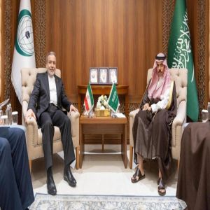 سمو وزير الخارجية يلتقي وزير الخارجية الإيراني