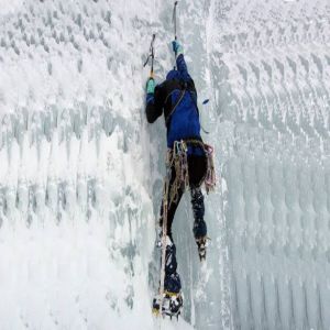 مقتل متسلق إيطالي جراء انهيار جليدي في الألب الفرنسية