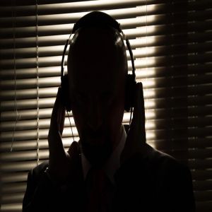 اكتشاف طريقة للتنصت على المكالمات الهاتفية باستخدام رادار السيارات