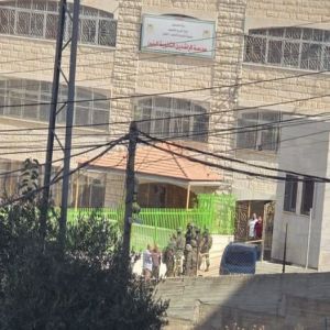 قوات الاحتلال تقتحم 6 مدارس في الخليل وتحتجز معلمين