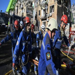 أوكرانيا: عدة قتلى في هجوم "بالستي روسي ضخم" طال أحياء من العاصمة كييف