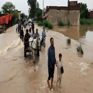 إجلاء نصف مليون باكستاني في البنجاب بسبب الأمطار الغزيرة