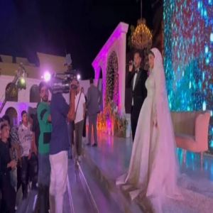عريس مصري يحوّل زفافه إلى «حصة بلاغة»