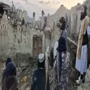 مصرع ثلاثة أشخاص وإصابة عشرات آخرين في انهيار مدرسة في إندونيسيا