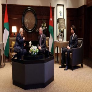 الرئيس الفلسطيني يجتمع مع ملك الأردن ويطلعه على آخر التطورات والتحركات على الصعيد الدولي