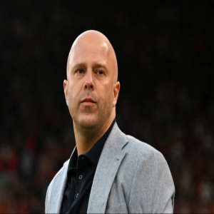 سلوت: إيزاك قد يلعب ضد أتلتيكو مدريد