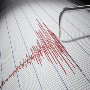 زلزال تبلغ شدته 7.8 درجات قبالة أقصى الشرق الروسي وتحذيرات من تسونامي
