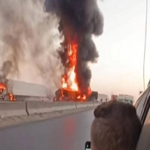 مصر: مصرع سائق حرقاً في انفجار شاحنة بترولية على الطريق الإقليمي