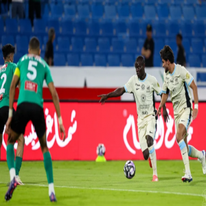 كانتي يقود الاتحاد لفوز شاق على النجمة