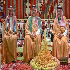 أمير منطقة حائل يشارك منسوبي الإمارة الاحتفال باليوم الوطني الـ95