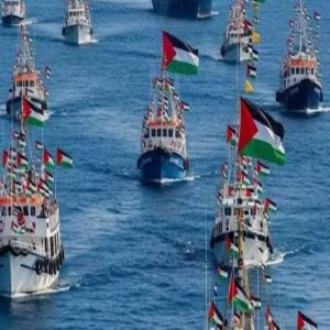 أسطول الصمود يتهم إسرائيل بمهاجمته في المياه الدولية