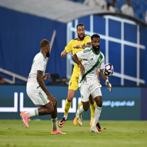 الأهلي يهزم الحزم بثنائية في دوري روشن