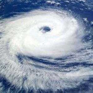 إعصار "أمبرتو" يشتدّ إلى الفئة الرابعة فوق المحيط الأطلسي