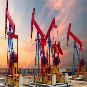 انخفاض أسعار النفط .. وبرنت عند (67.50) دولارًا للبرميل
