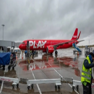 انهيار مفاجئ لشركة طيران آيسلندية يترك آلاف الركاب عالقين