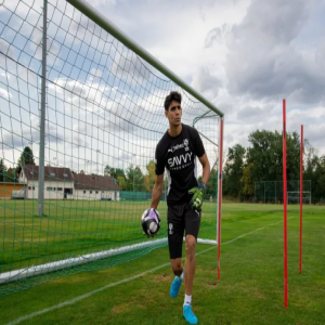 الهلال يقترب من تجديد عقد ياسين بونو لعامين إضافيين