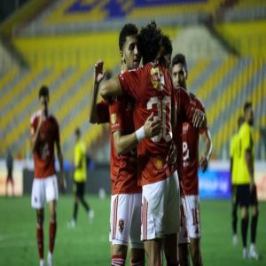 الأهلي ينتصر ويتقاسم الصدارة مع الزمالك